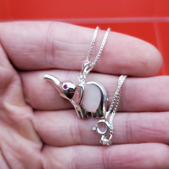 18 Inch 925 Sterling Silver Ruby Eye And Shell Belly Elephant Necklace - Picture 3 of 7